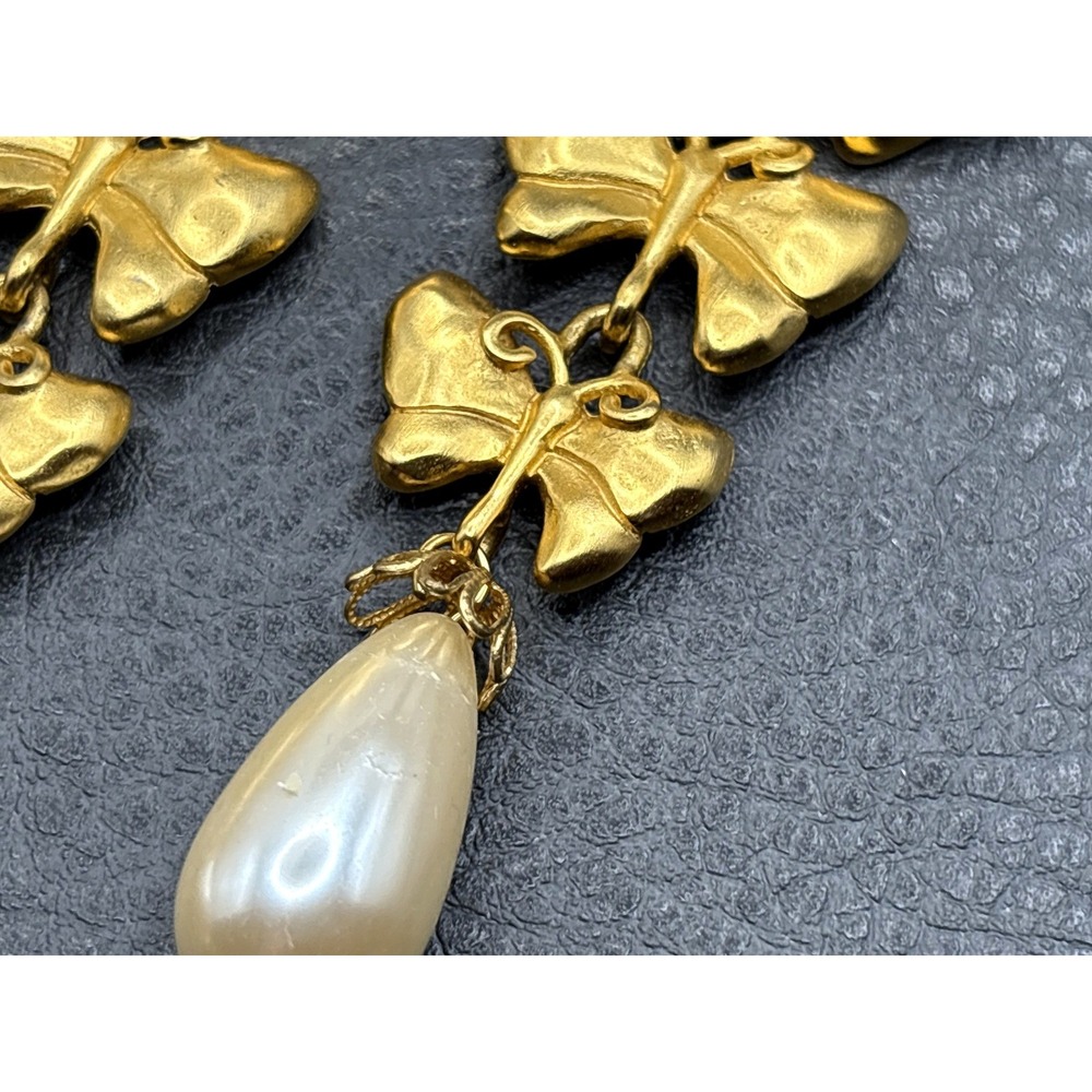 Vintage 80s Givenchy Gold Tone Butterfly Pearl Drop Dangle Pierced Earrings - Picture 6 of 16